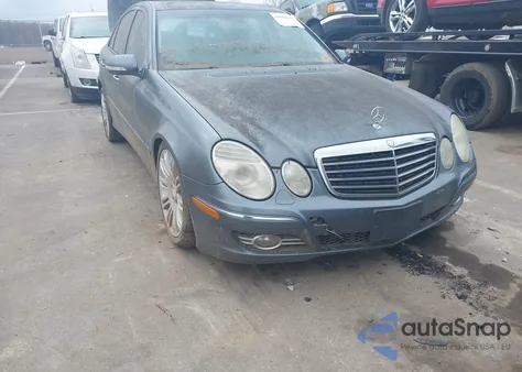 2008 Mercedes-Benz E 550 z USA, uszkodzony, nr VIN WDBUF72X18B232317